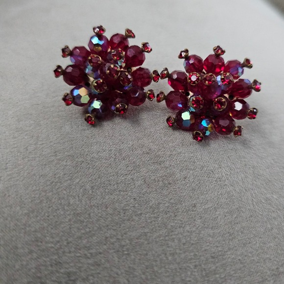 Ruby Red Crystal Aurora Borealis & Rhinestone Vintage Cluster‎ Clip On Earrings - Picture 13 of 13